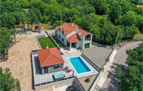Awesome Home In Zagvozd With Jacuzzi